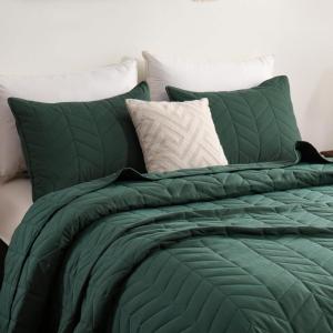 imageDOWNCOOL Dark Green Twin Quilt Bedding Set 2 Pieces Leaf Texture Pattern Lightweight Bedspread Coverlet All Season Ultra Soft Twin Size Quilt 68quotx86quot ampamp 1 Pillow Sham01 Dark Green